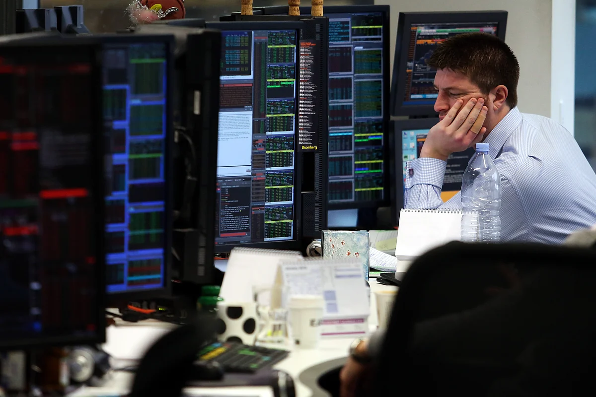 Hedge Funds Drop in March, First Consecutive Decline in 2 Years