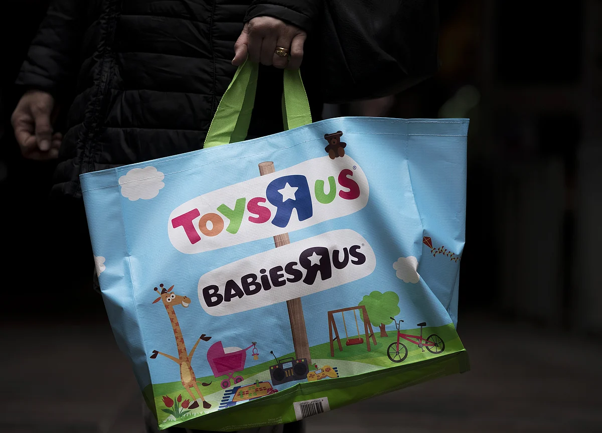 Toys `R' Us Is Shuttering Stores, and Few Will Want to Fill Them