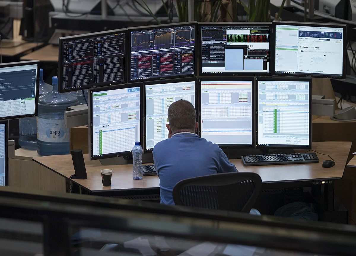 Sensex, Nifty End Lower As Weak Global Cues Weigh