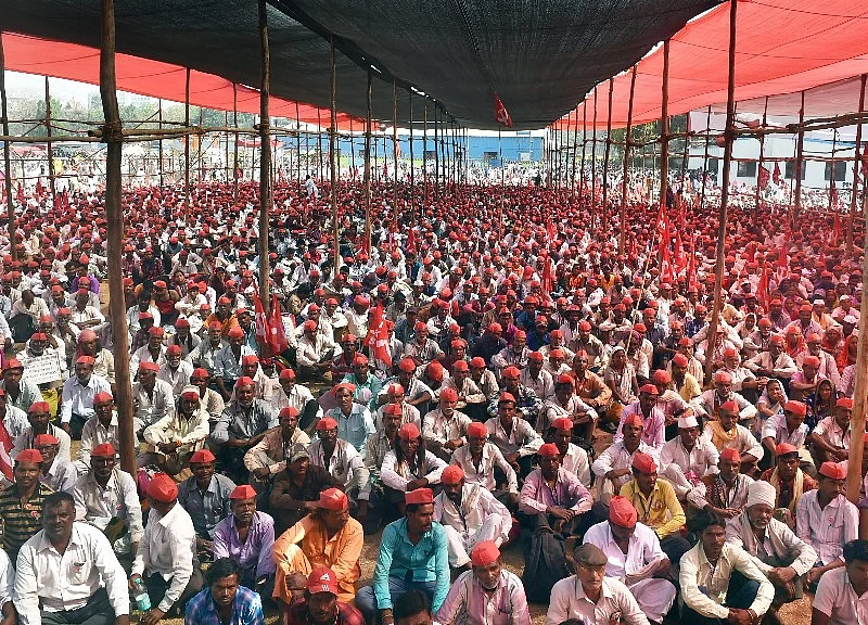 Farmers Call Off Protest as Maha Govt Vows to Meet Land Demands