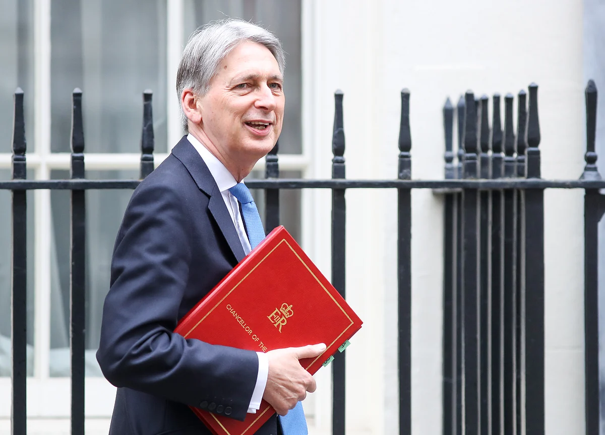 Hammond Tries to Talk Up U.K., But Numbers Don't Back Him