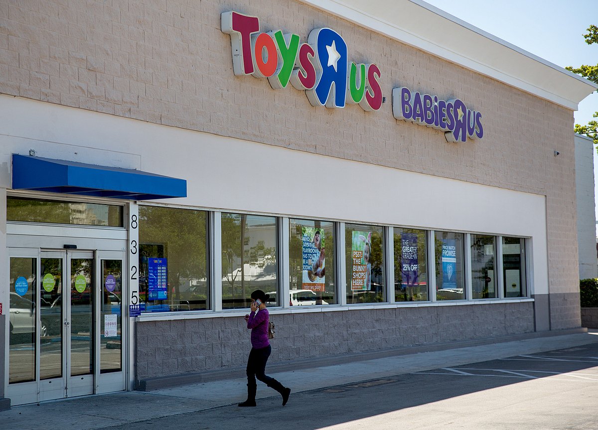 Some Toys R Us Stores May Be Worthless Deutsche Bank Says