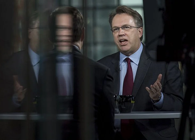 Williams Says Fed Shouldn't Be Afraid to Invert the Yield Curve