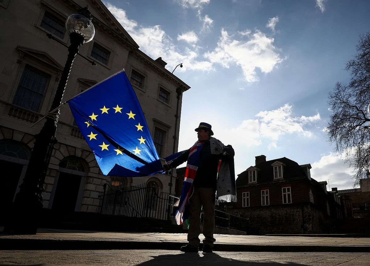 With the U.K. in Turmoil, Brexit Talks Are Slipping Backward