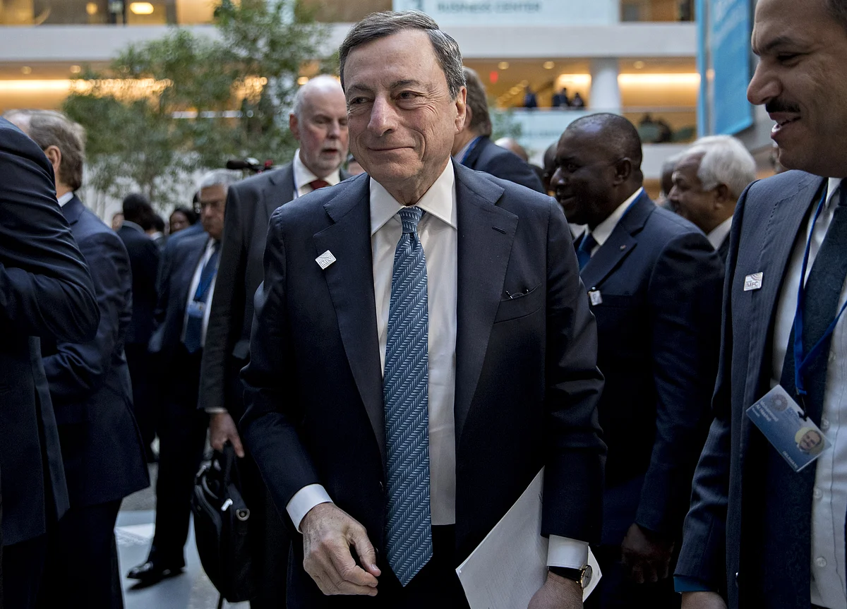 Draghi Sees Brexit Negotiations Ending in Gradual Transition