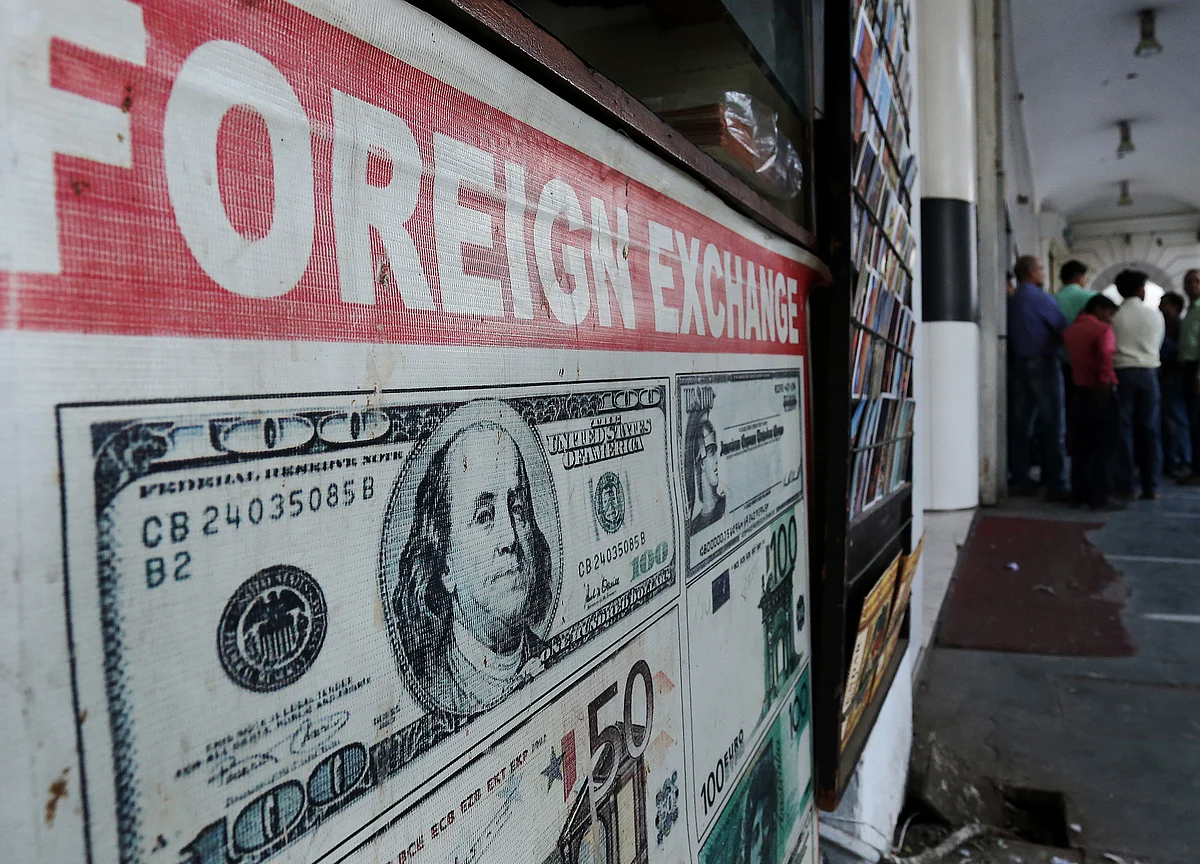 Forex Reserves Fall To $393.523 Billion In Week Ended Oct.19