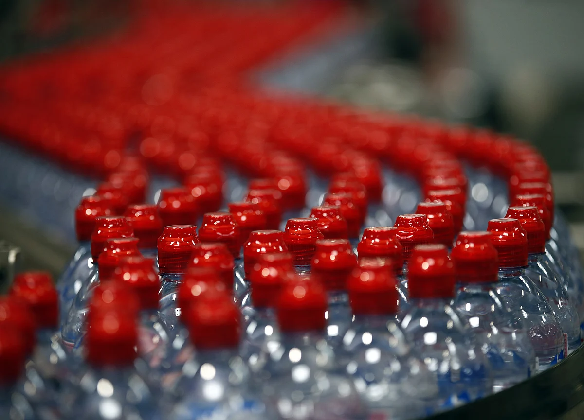 China’s Bottled Water King Is Now Richer Than Warren Buffett