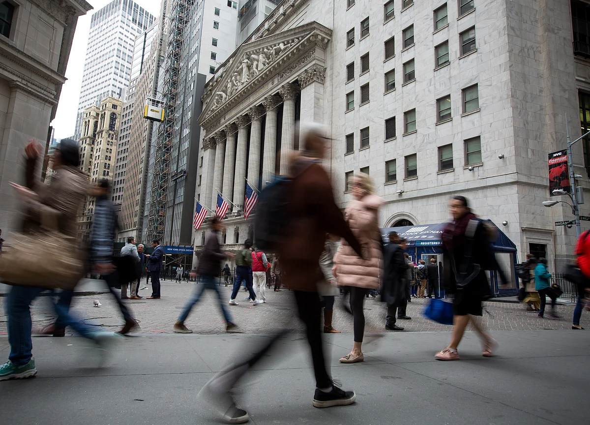 Fed's Williams Says Inverted Yield Curve Powerful Recession Sign