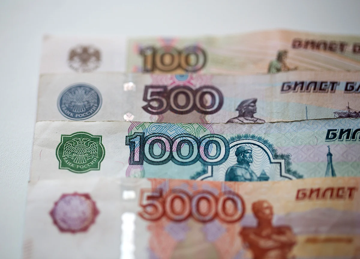 Ruble May Recover in `Matter of Days,' Says Top Forecaster