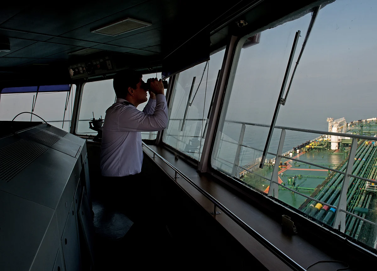 Asian Buyers Seek Oil From Closer to Home as Shipping Costs Soar
