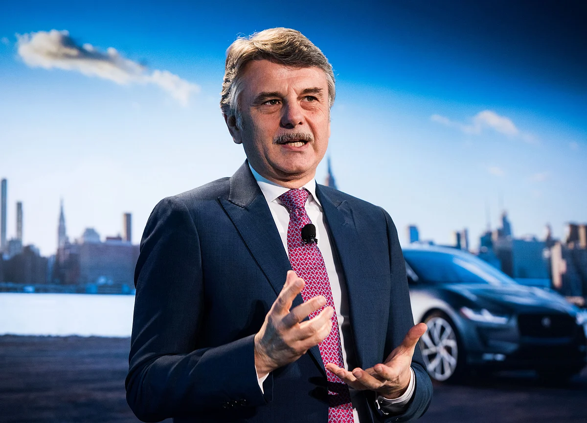 Jaguar Land Rover to Close Plants for a Week as a Brexit Safeguard