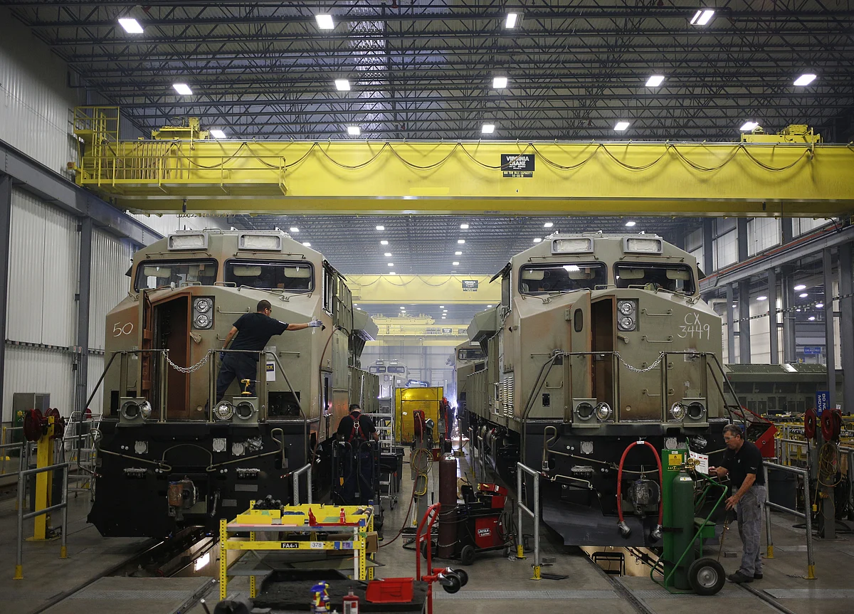 GE Is Said to Explore Spinoff of Locomotives Unit, WSJ Reports