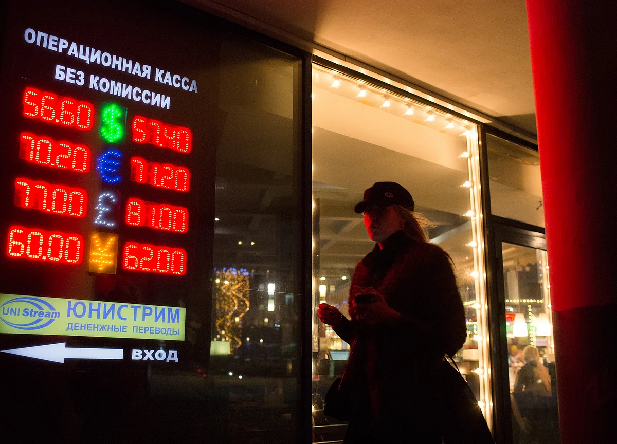 Russian Markets Slide as U.S. Ups Ante With Worst Sanctions Yet