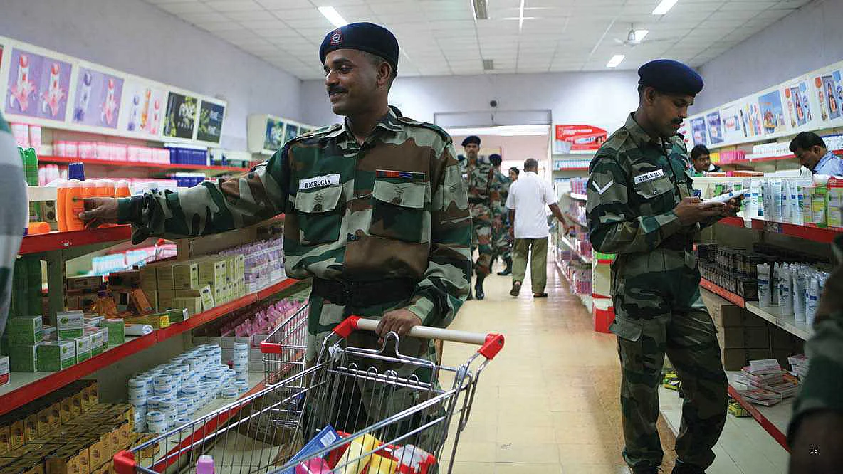 An armed forces personnel shopping at a CSD outlet. (Source: CSD)