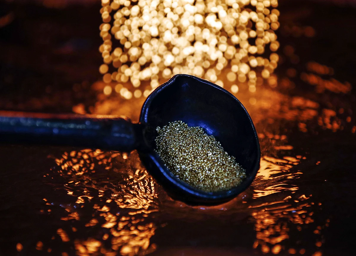 Gold Rebounds as Dollar Drop Blunts Yellen Inflation Comments
