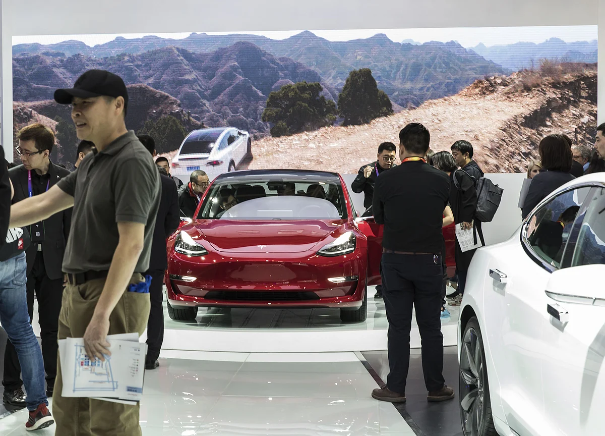 Tesla Engineering Chief Takes Break After Musk Displaces Him