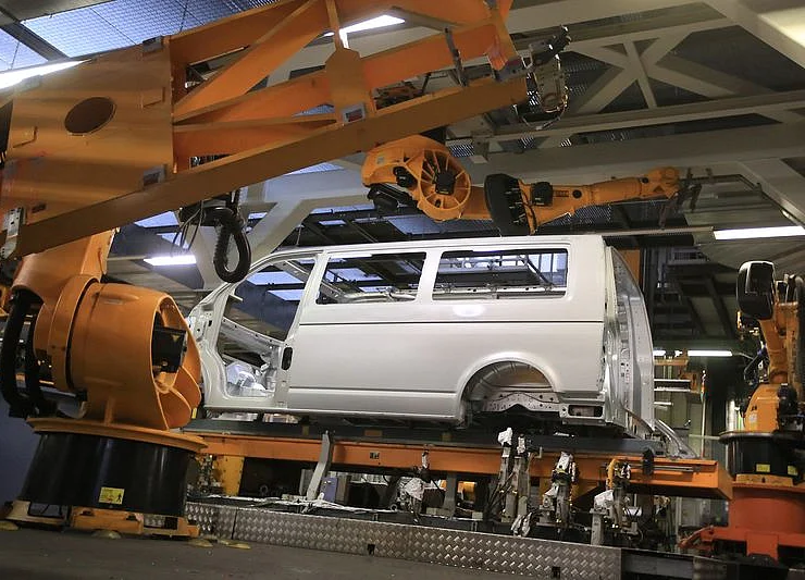 Apple Is Said to Use Volkswagen Self-Driving Vans for Employees