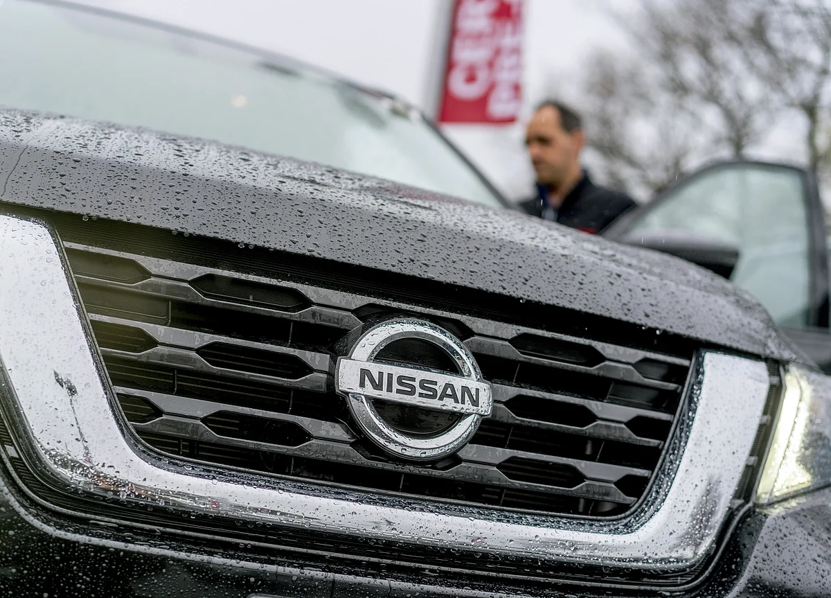 Ghosn's Successor Tied to Short Leash as Nissan Profit Plummets
