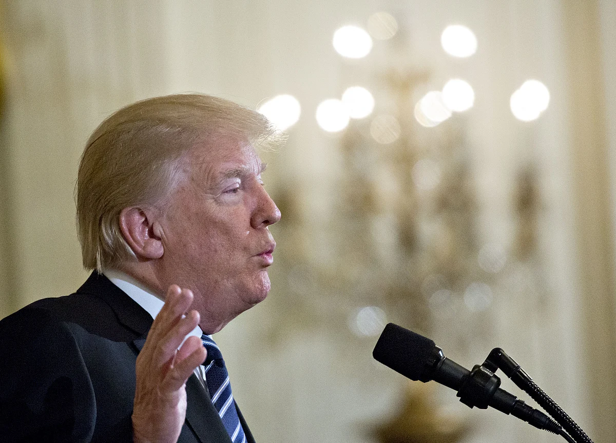 Trump Talk of FBI Spy Planted in Campaign Disputed by Officials