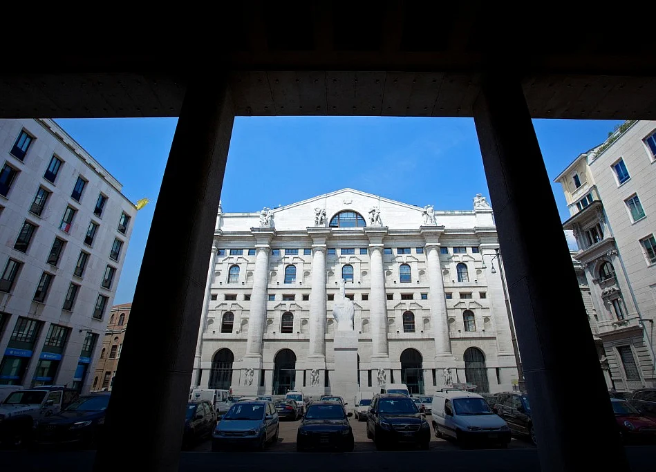 Italian Bonds in Meltdown Spark a Global Flight to Haven Assets