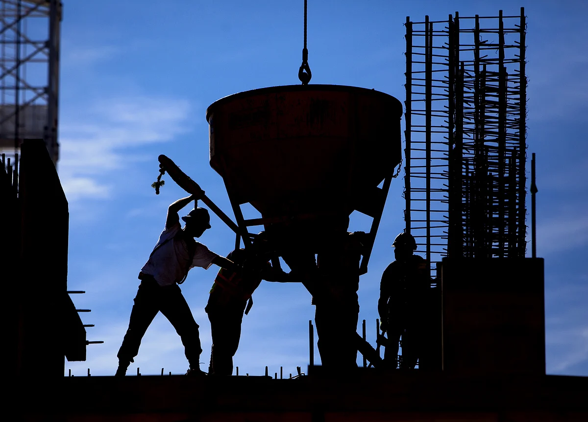 Why UltraTech Cement Lags Large-Cap Peers Despite Robust Quarterly Profit