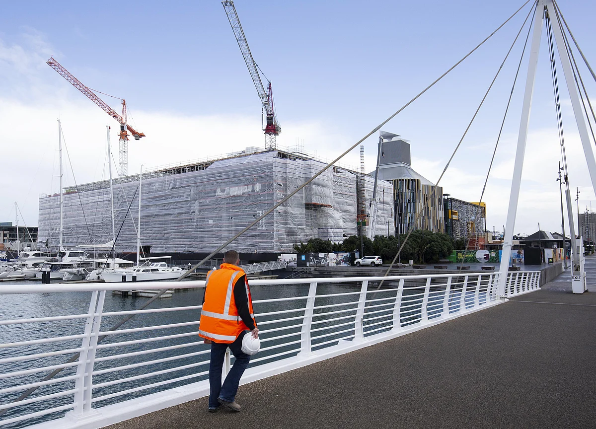 New Zealand Jobless Rate Drops to 11-Year Low, Wages Surge