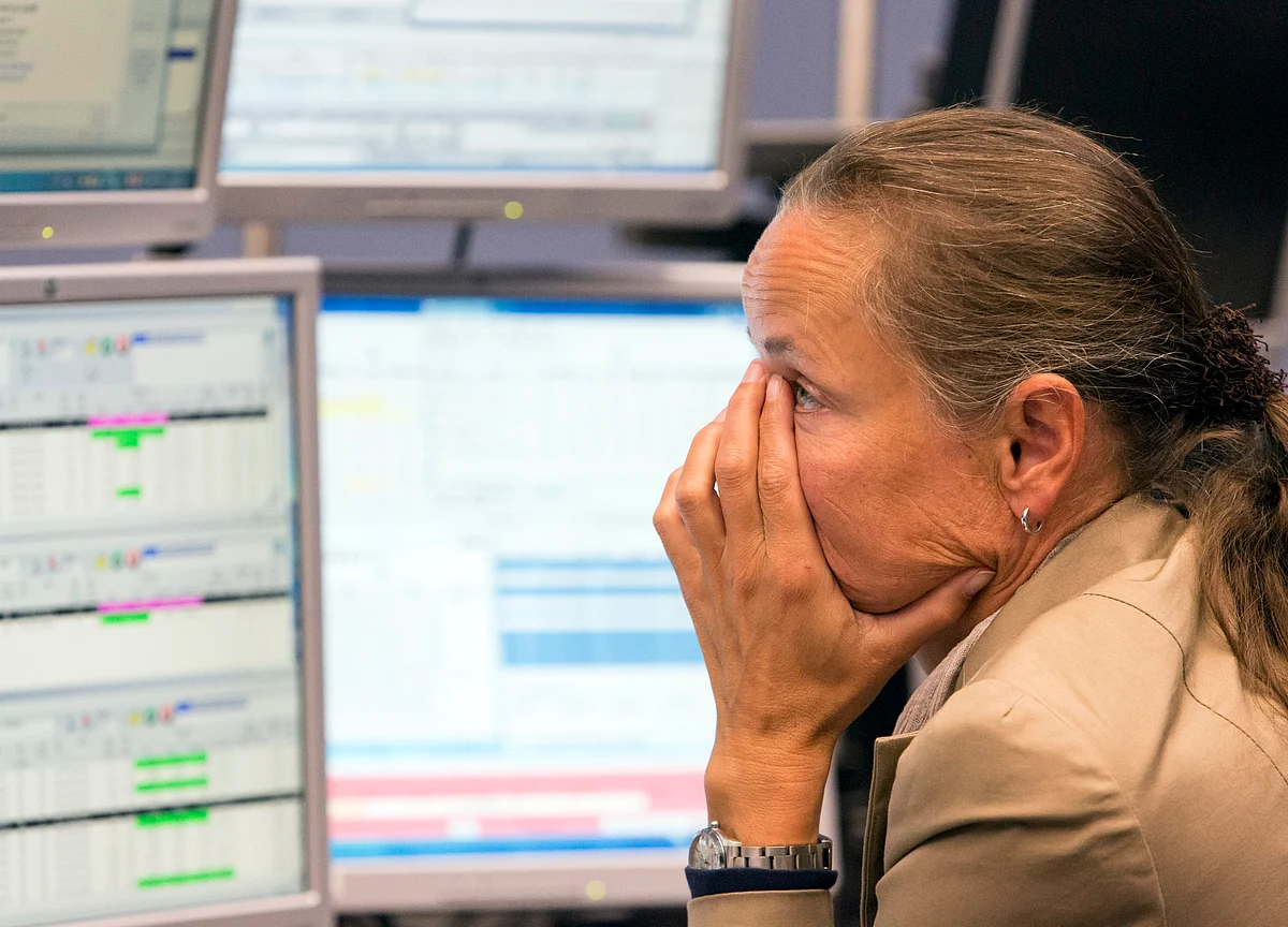 Bonds in $916 Billion Wipeout Spark Fear of Worst Run Since 1976