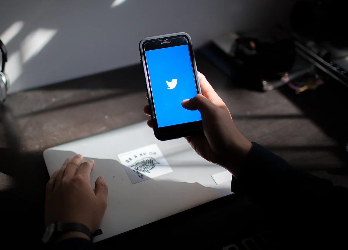 Two Ex-Twitter Employees Charged With Spying on Users for Saudis