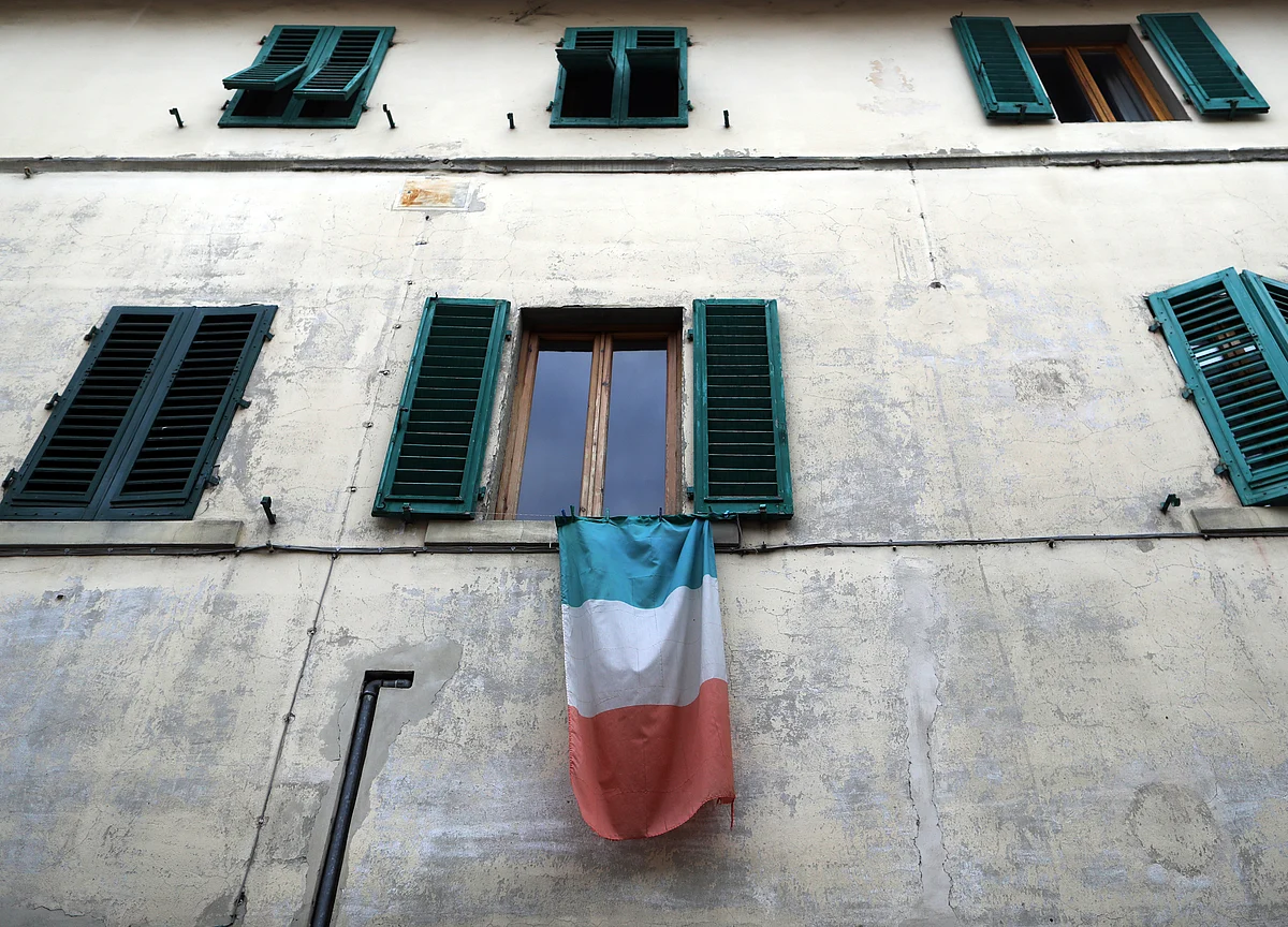 Italy Falls Into Political Chaos as Populists Slam President
