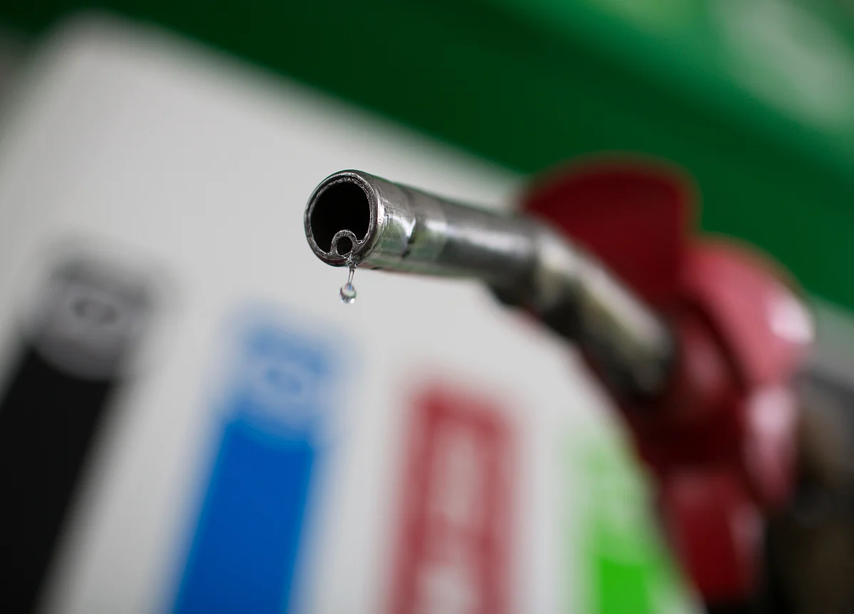 Oil Holds Steady As Investors Watch for Trade War Developments