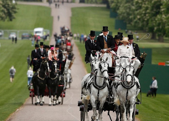 London Transport Agency Has No Faith in Markle’s Wedding Sparkle
