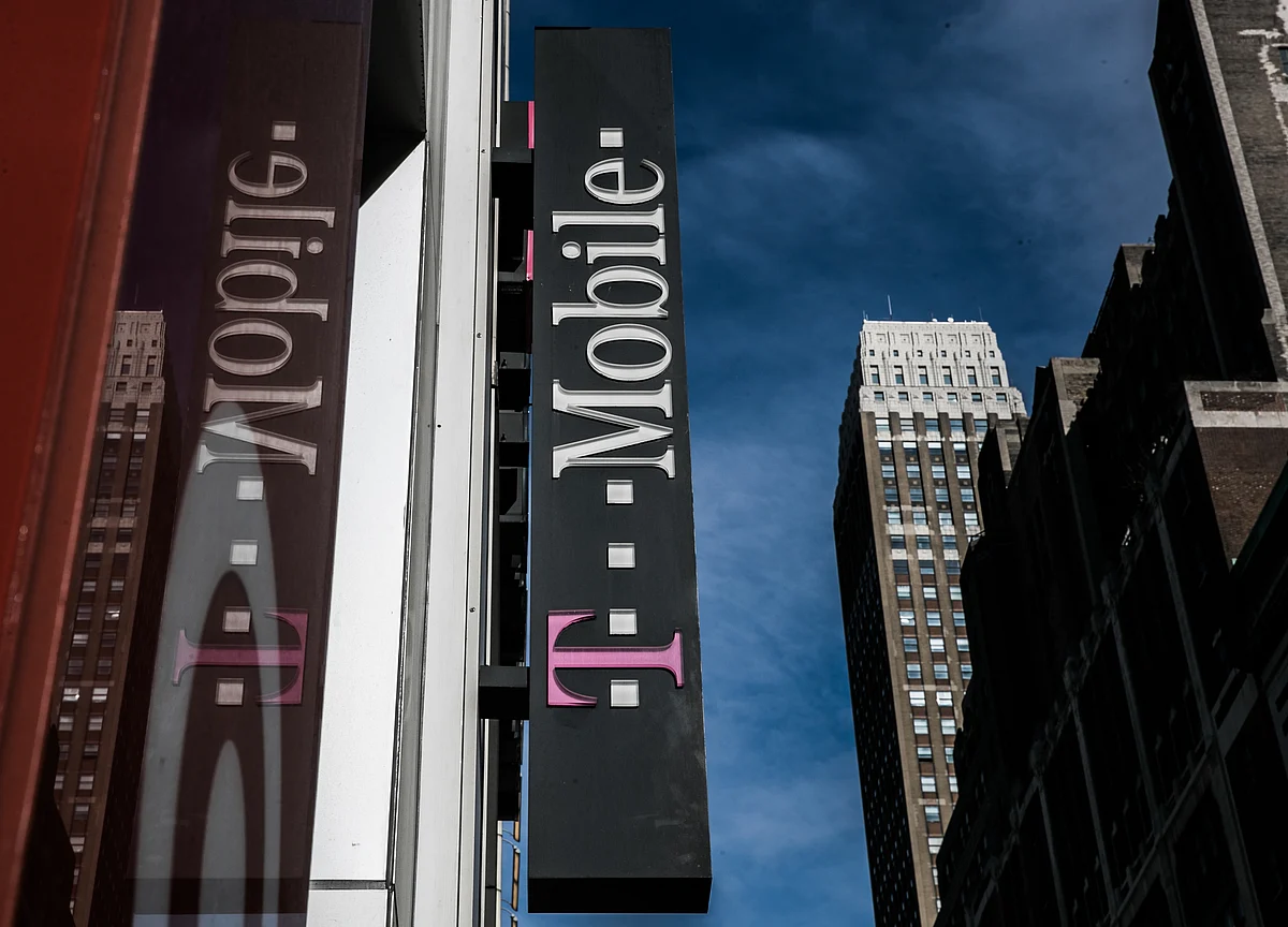T-Mobile’s Sprint Deal Looks Iffy to Traders as Skepticism Grows