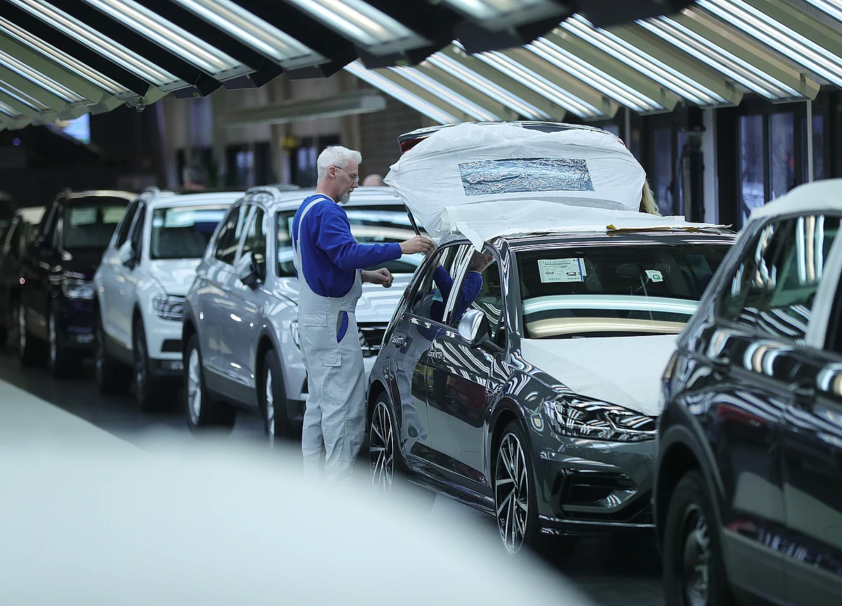 German Factory Orders Plunge Across Industries