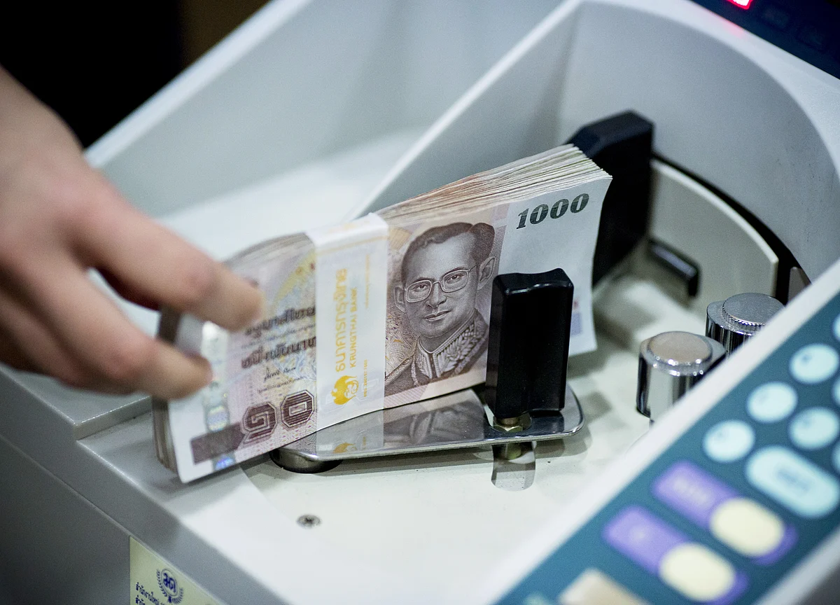 Surging Thai Economy Grist for Junta as Pressure for Vote Builds
