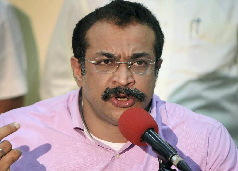 Mumbai Cop Himanshu Roy’s Body Reaches Chandanwadi Crematorium