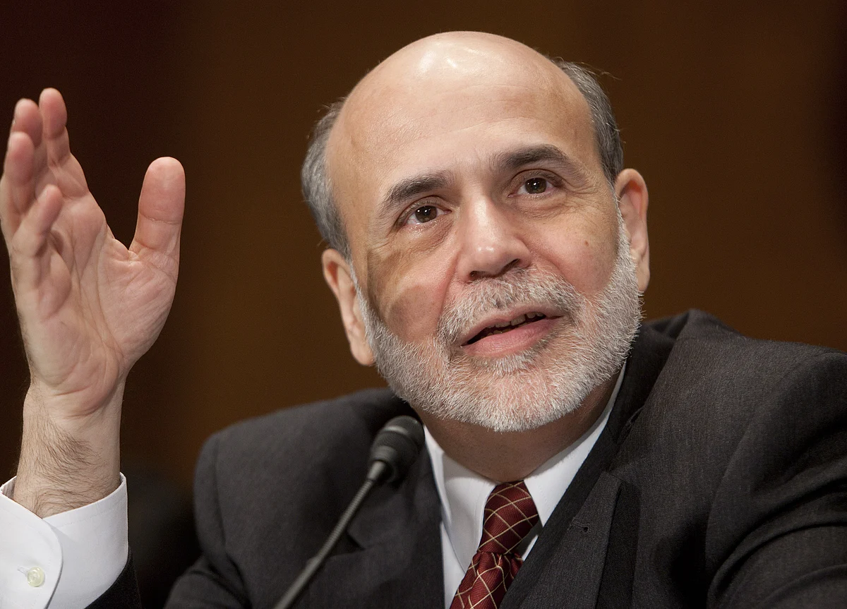 Bernanke Says U.S. Economy Faces `Wile E. Coyote' Moment in 2020