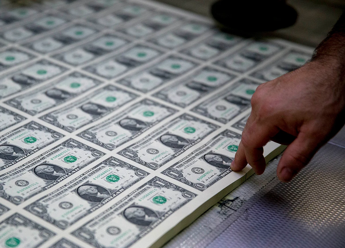 Now You Can Gorge Guilt-Free: 1-Month Bill Yield on Par With S&P