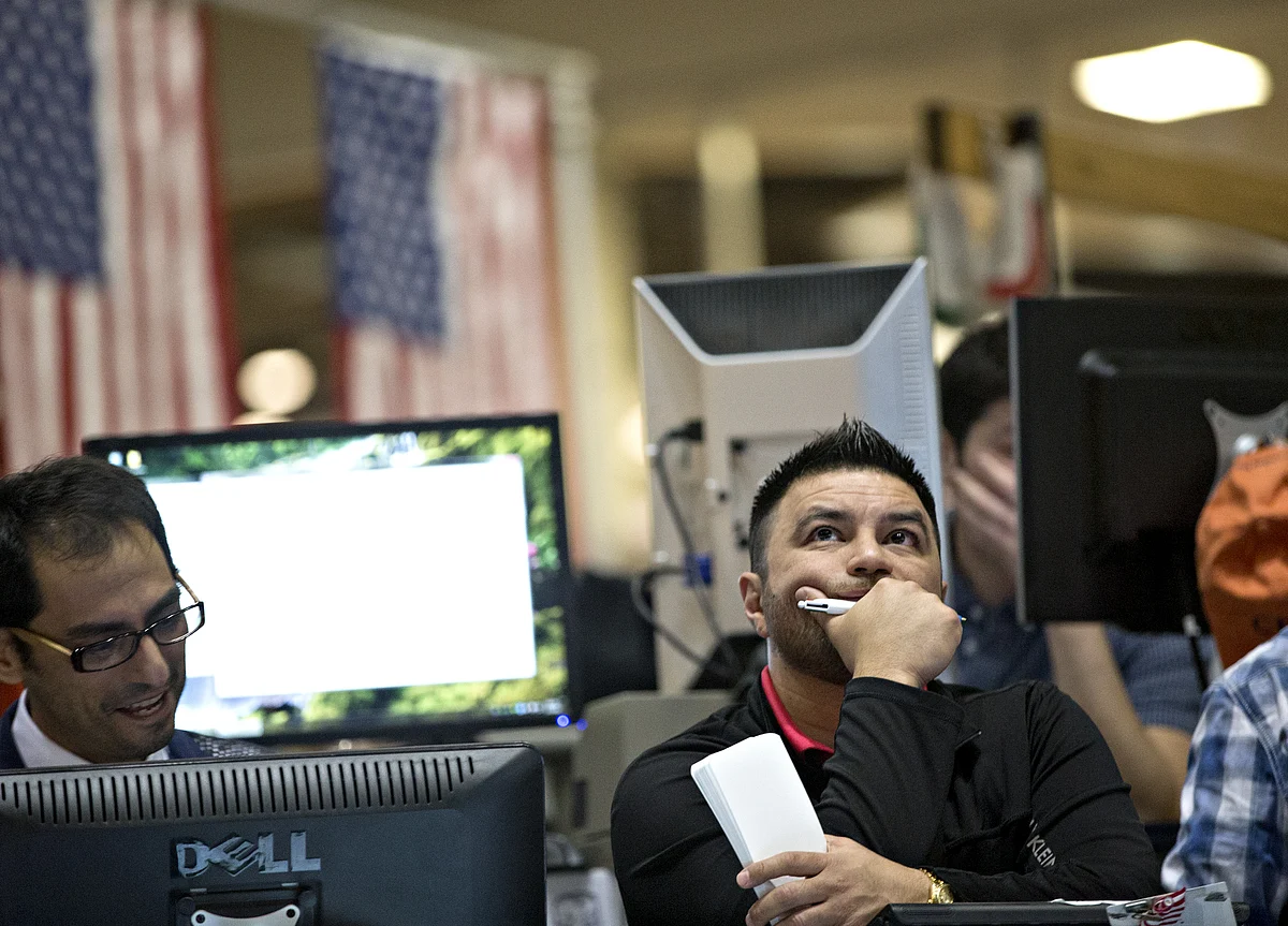Stocks Snap Five-Day Winning Streak; Oil Declines: Markets Wrap