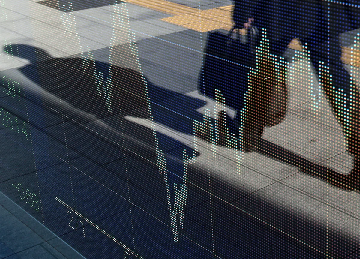 U.S. Stocks Decline; Oil Futures Fall Below Zero: Markets Wrap