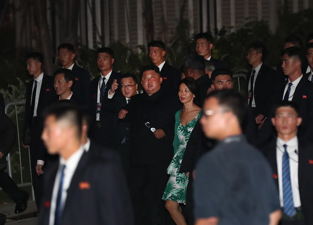 Kim Jong Un Surprises Crowds in Singapore With Late-Night Tour