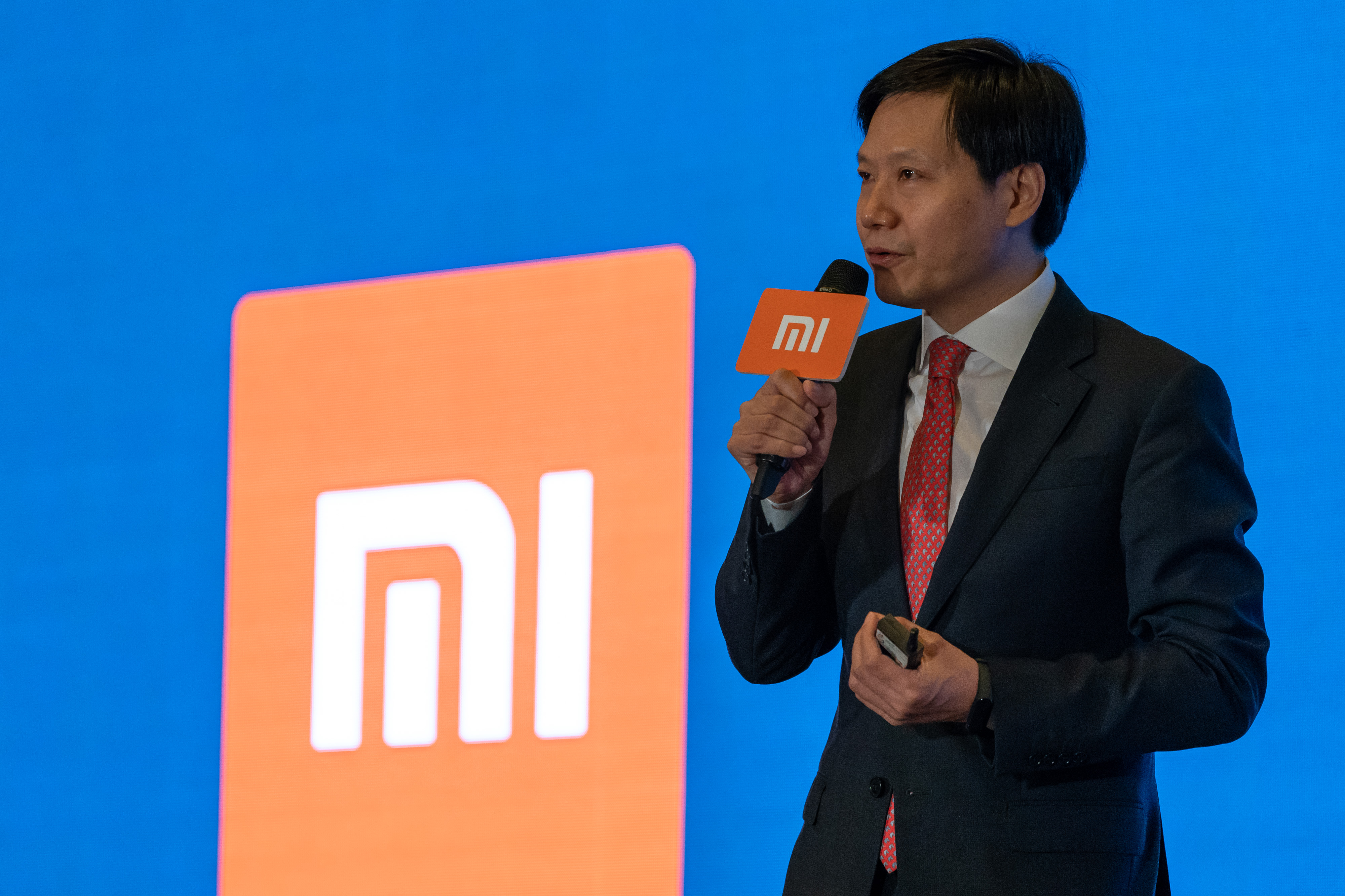 Xiaomi CEO Looks Past Selloff to 5G-Led China Phone Revival