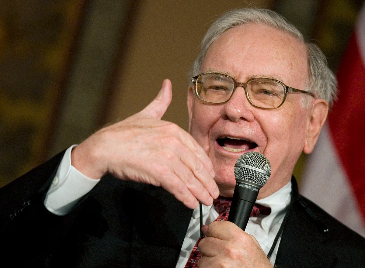 Warren Buffett, chief executive officer of Berkshire Hathaway Inc., at Georgetown University in Washington, D.C. (Photographer: Brendan Smialowski/Bloomberg)