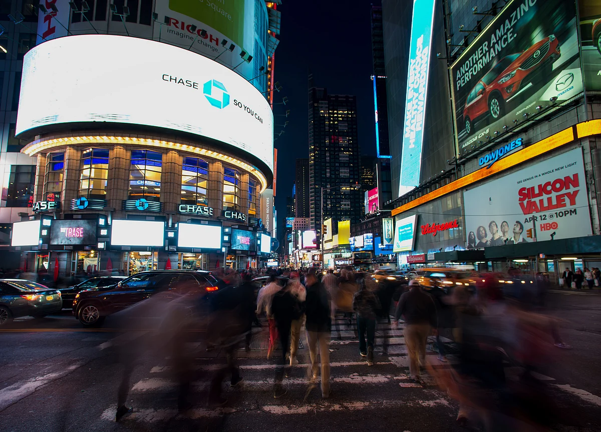 U.S. Economy Isn't Bright Enough to Offset Global Growth Slowing