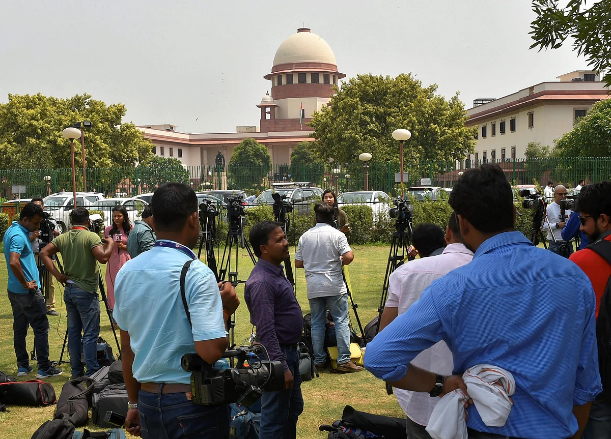Lawyers Move Supreme Court On Pending Elevation Of Justice Akil Kureshi Of Bombay High Court