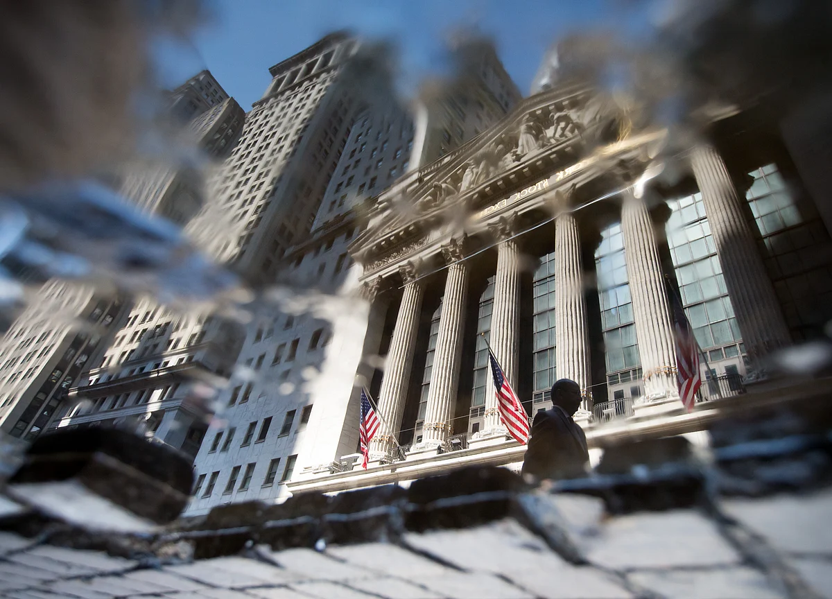 Stocks Gain, Yields Pare Rise After Fed Stands Pat: Markets Wrap