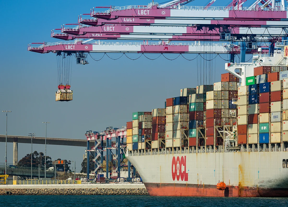 Trump to Pull Tariff Trigger at Midnight in Trade-War Escalation