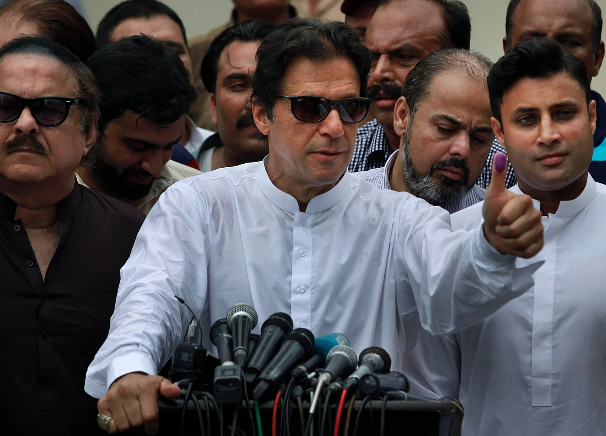 Imran Khan Close to Forming Pakistan Coalition, Cabinet Decided