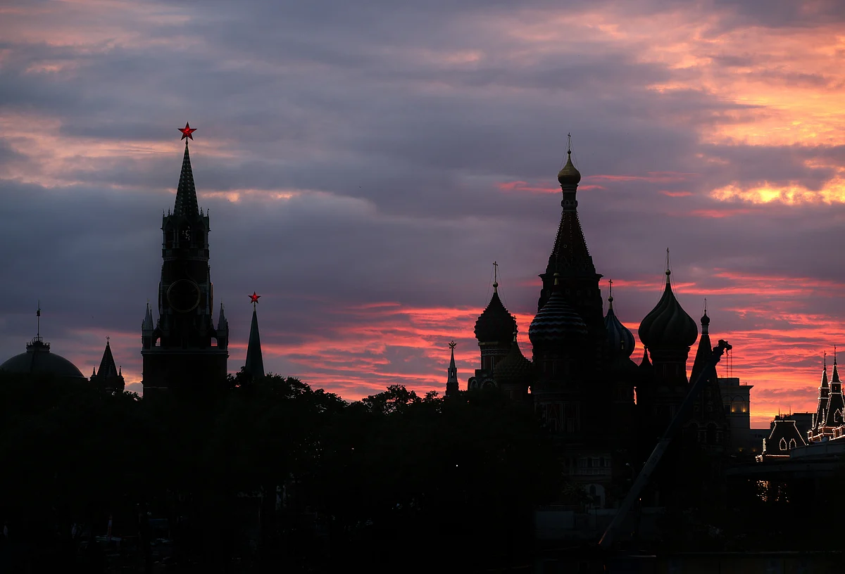 Russia Boosts Air Defenses Around Moscow Amid Drone-Strike Fears