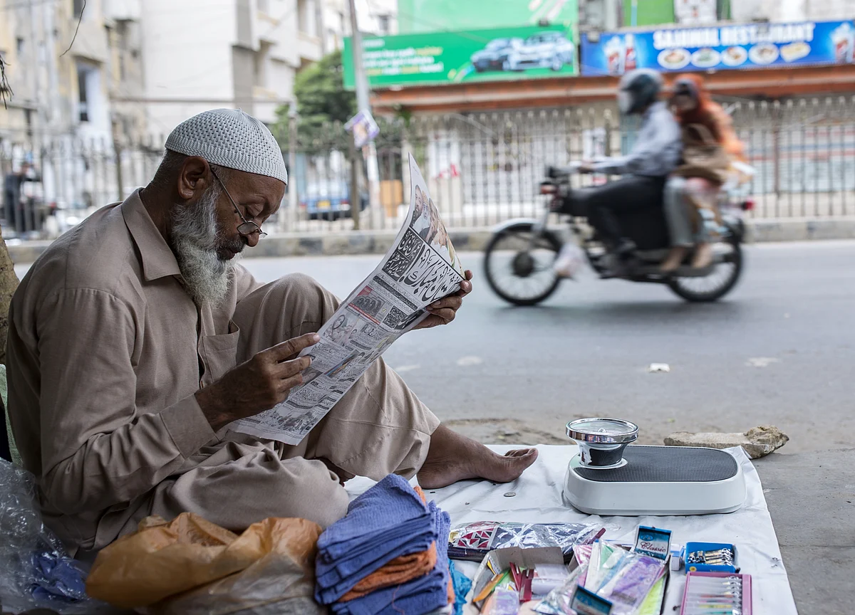An Economic Crisis Awaits Pakistan's New Leader Imran Khan