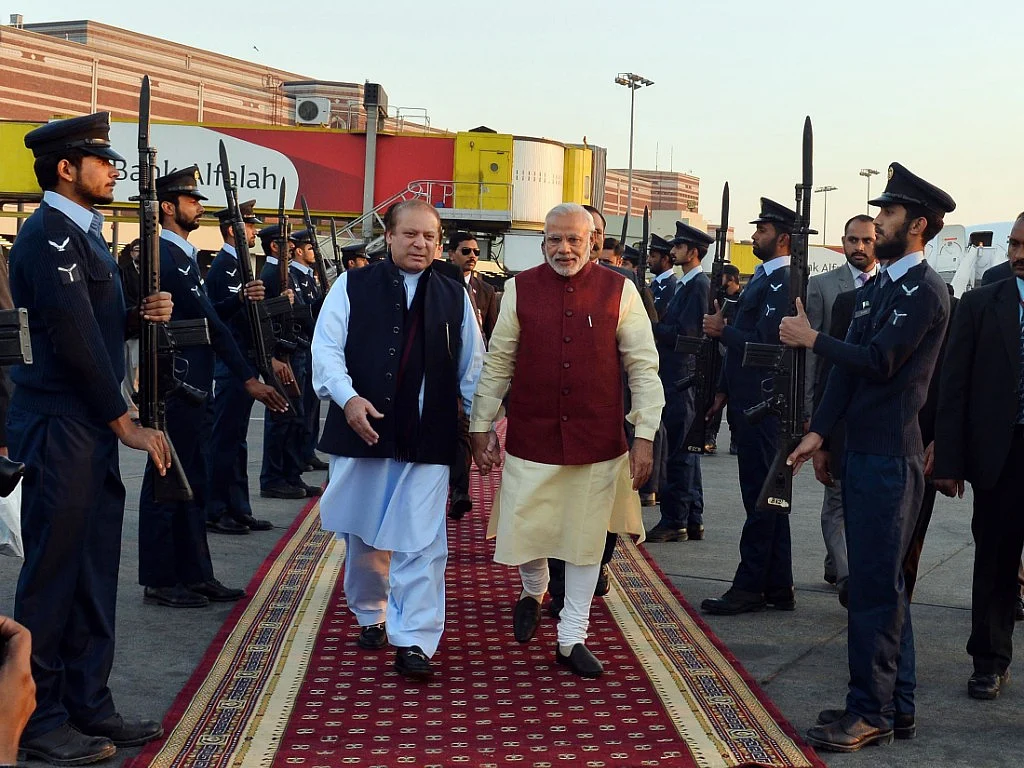Prime Minister Narendra Modi received by then-Prime Minister of Pakistan, Nawaz Sharif, at Lahore, Pakistan on December 25, 2015. (Photograph: PIB)<a href="http://pibphoto.nic.in/photo//2015/Dec/l2015122574980.jpg"><i><br></i></a>